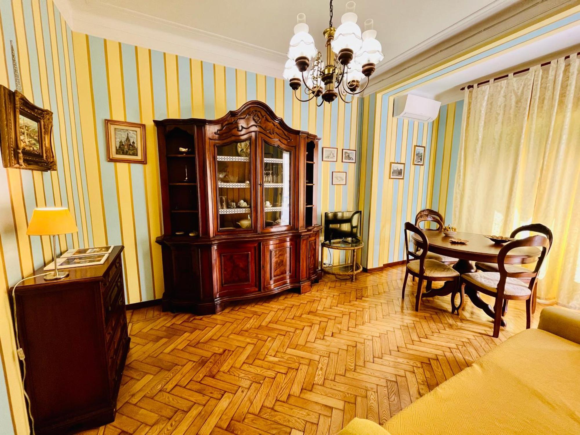 Ampio Appartamento Centrale Санремо Екстер'єр фото